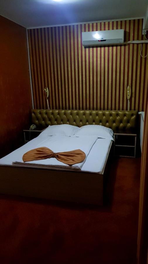 Asia Hotel Târgu Jiu Extérieur photo