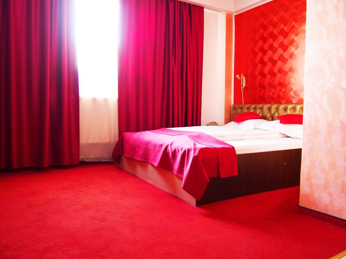 Asia Hotel Târgu Jiu Extérieur photo