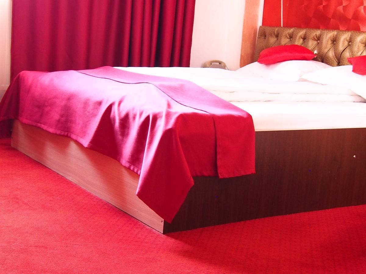 Asia Hotel Târgu Jiu Extérieur photo