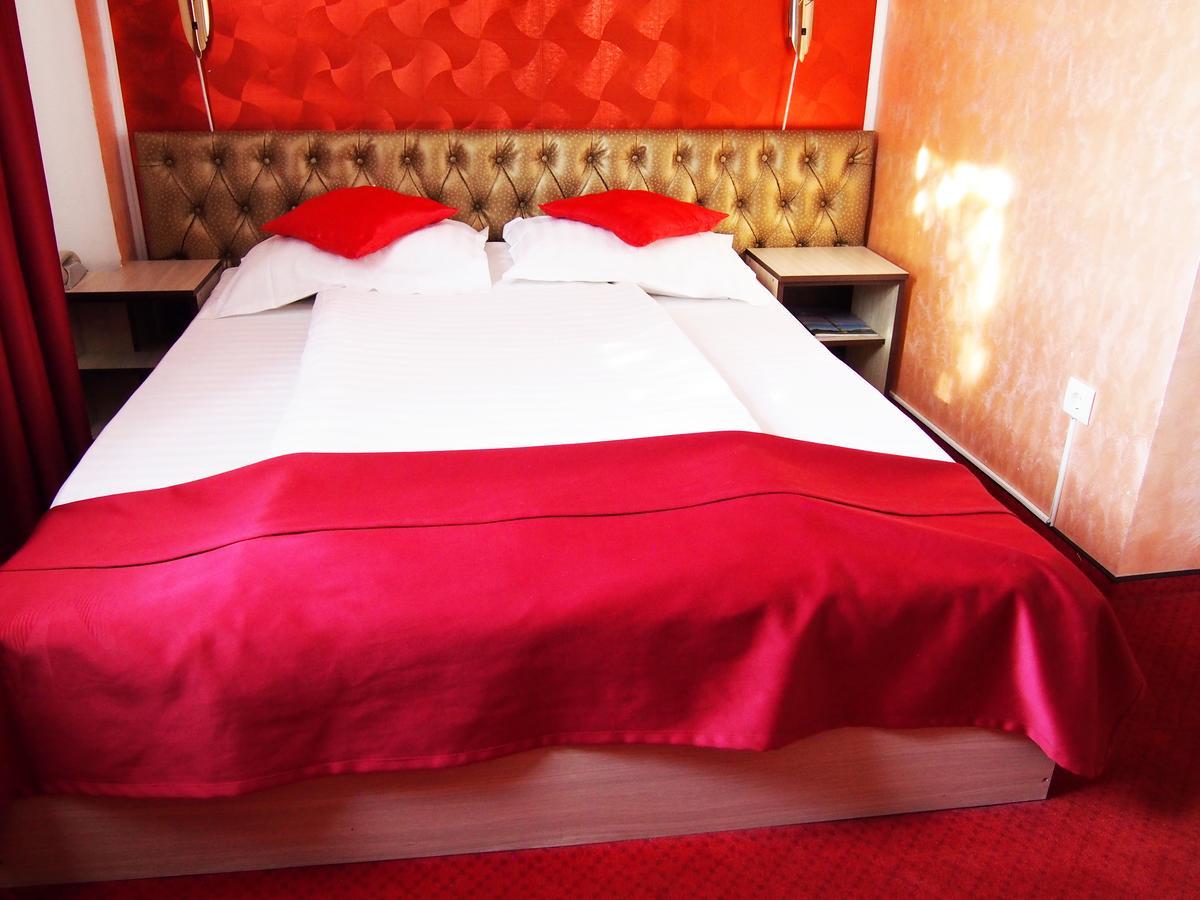 Asia Hotel Târgu Jiu Extérieur photo
